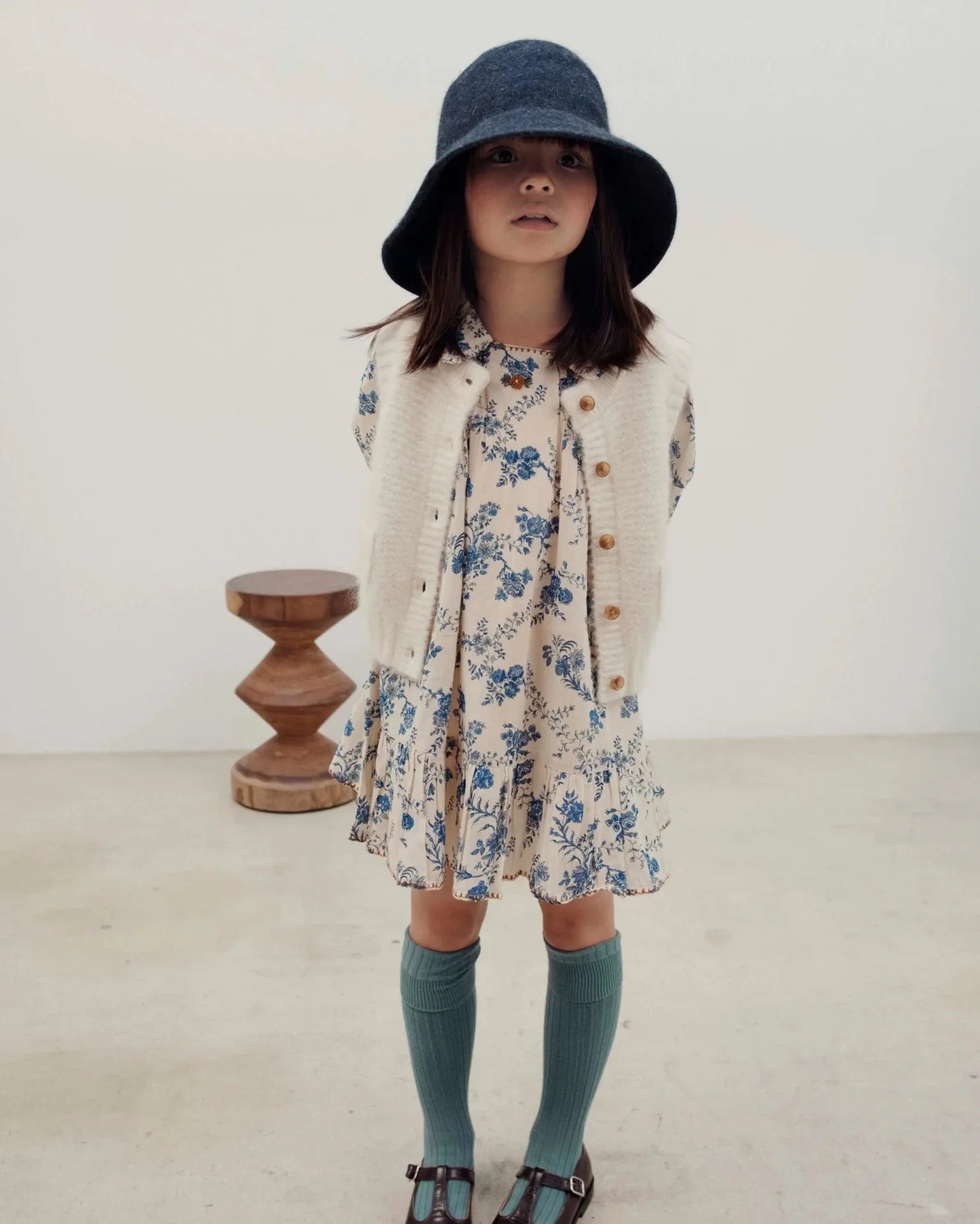 Children's Sweater 2025 Autumn EM series Girls' Country Style embroidered Flower shirtlong Pants Overalls Girls' set